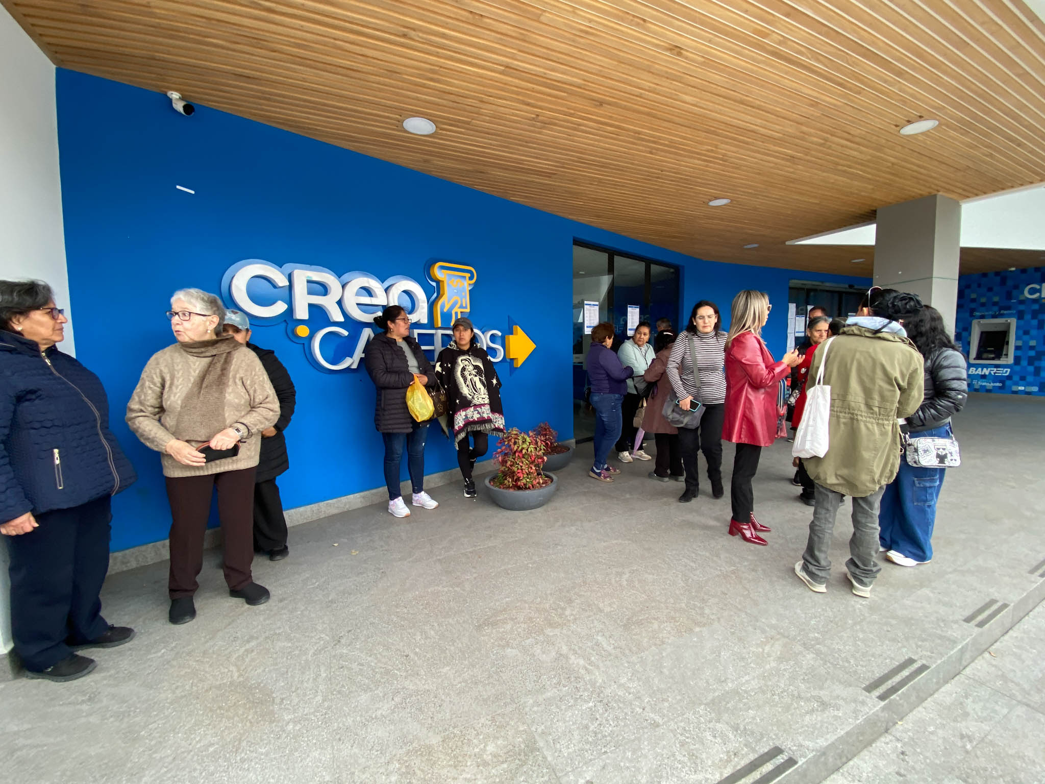 Los socios de la Cooperativa CREA realizaron acciones para pedir claridad sobre el proceso de devolución de sus depósitos. /XCA