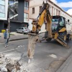 Se cierra la avenida Doce de Abril por obras de pavimentación.