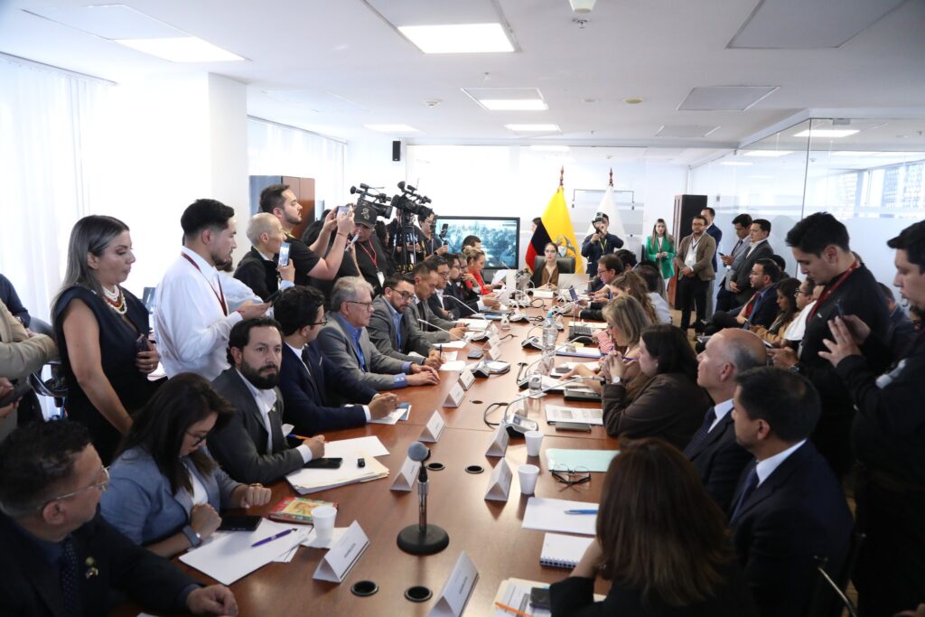 Comisión de Biodiversidad de la Asamblea Nacional analizó el proyecto minero Loma Larga. 