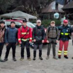 Este grupo de rescatistas ingresaron a la zona de Quitahuayco, en el Cajas para rescatara a dos personas extraviadas. /Cortesía