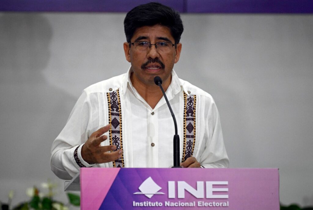 FILES-MEXICO-JUDICIARY-INAUGURATION thumbnail