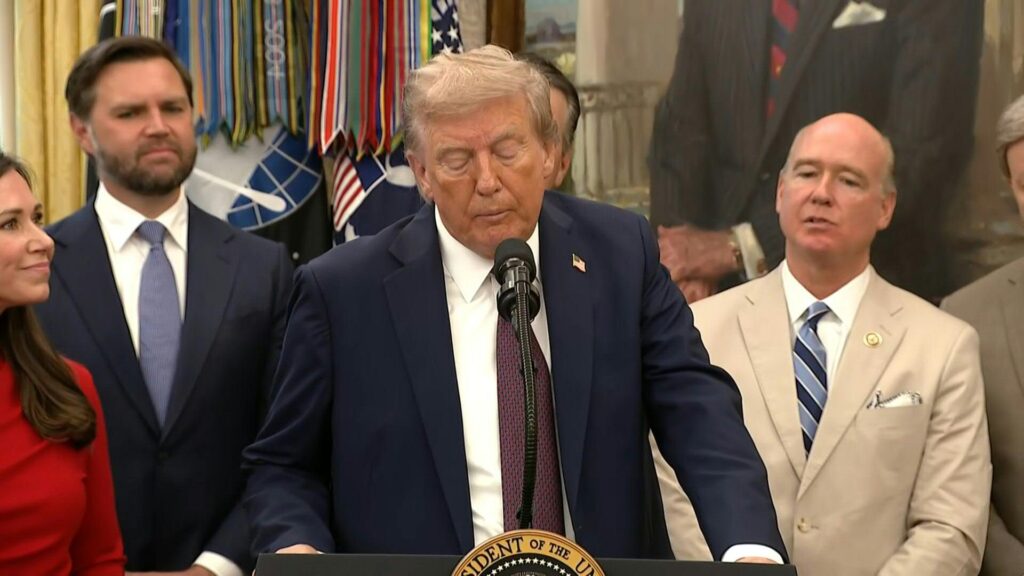 AFP__20250902__738E366__v1__JPEG__TrumpDiceQueFuerzasDeEeuuAtacaronNavioNarcotrafica thumbnail