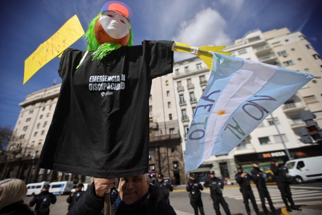 ARGENTINA-ECONOMY-LAW-DISABLED-PROTEST thumbnail
