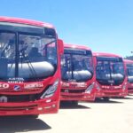 Transportistas urbanos de Cuenca se pronuncian en defensa del agua frente a la minería.