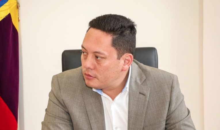 El alcalde Cristian Zamora cuestionó los votos de cuatro asambleístas oficialistas azuayos. /Cortesía