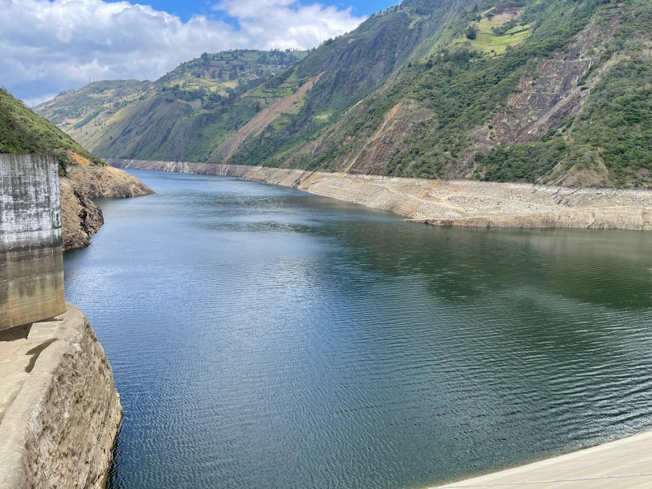 Mejora el caudal del río Paute lo que aleja el riesgo de "apagones".